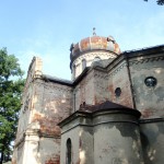 1. Cerkiew w Starym Dzikowie wzniesiona wg projektu Teodora Mielniczuka zachowała się całkiem nieźle.