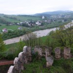 49. Wzgórze z klasztorem Karmelitów Bosych z trzech stron otaczają wody Osławy.