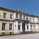 18. W pałacu Wielopolskich w Chrobrzu do niedawna działała szkoła rolnicza...