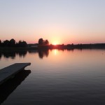 35. Zachód słońca nad zalewem w Borkowie był zapowiedzią słonecznej niedzieli.