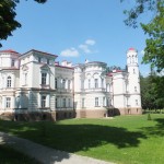 29. ...i podziwiając eklektyczną architekturę pałacu bakończyckiego.
